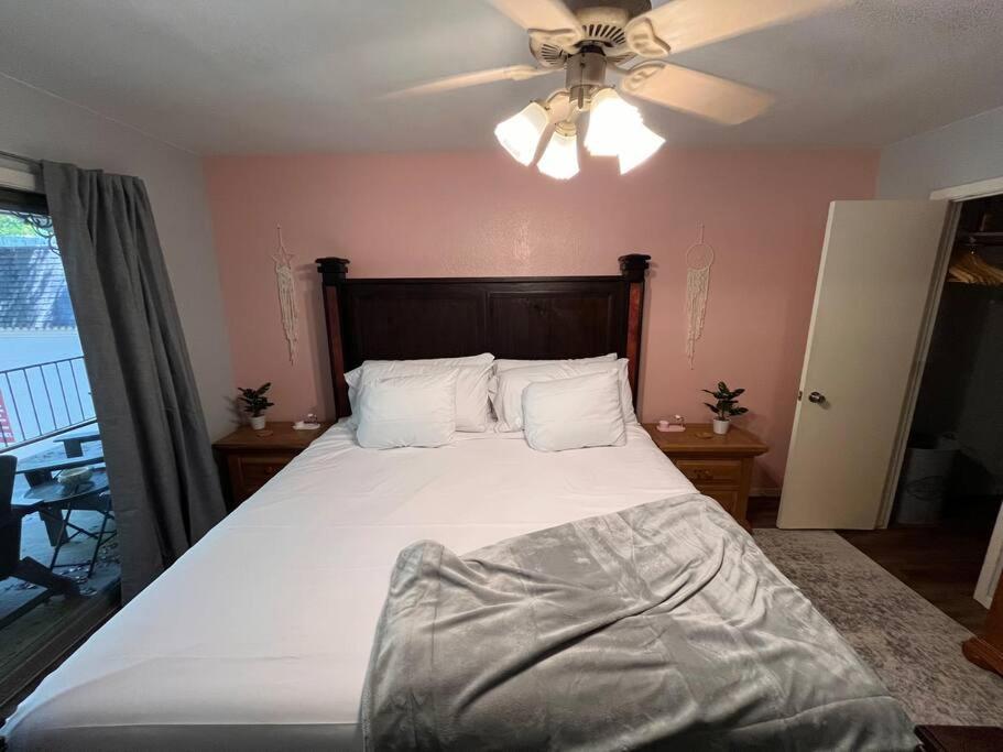 Healing Haven King Bed Suite Dallas Esterno foto
