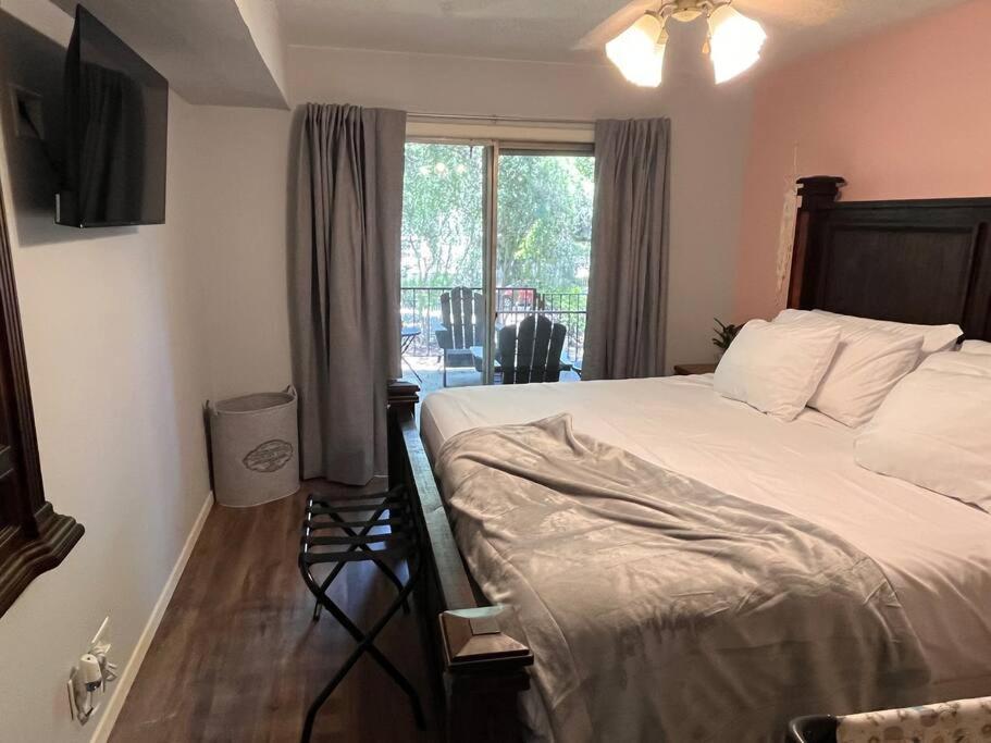 Healing Haven King Bed Suite Dallas Esterno foto